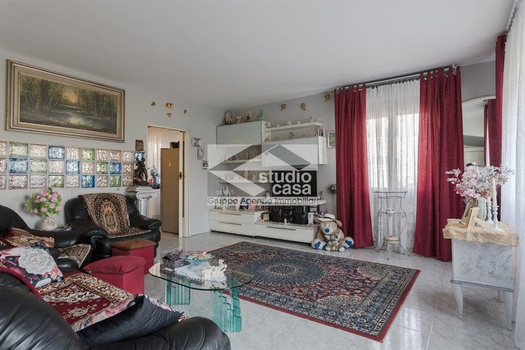 VILLA INDIPENDENTE CON AMPIO GIARDINO A VERDELLO Verdello