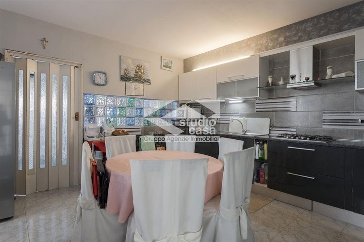 VILLA INDIPENDENTE CON AMPIO GIARDINO A VERDELLO Verdello