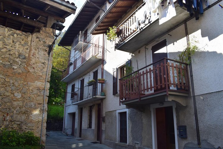 Bracca grazioso alloggio con balconata e taverna Bracca