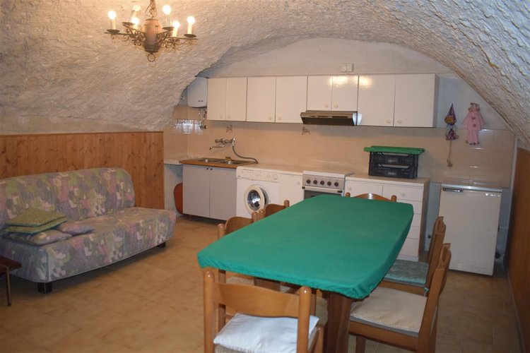 Bracca grazioso alloggio con balconata e taverna Bracca