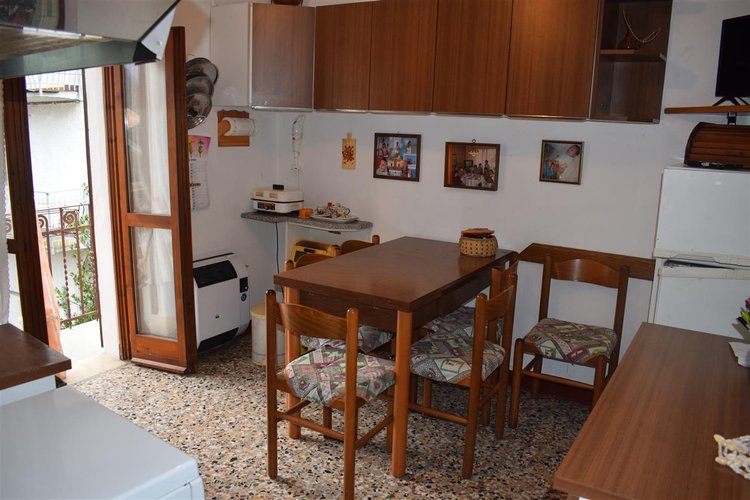 Bracca grazioso alloggio con balconata e taverna Bracca