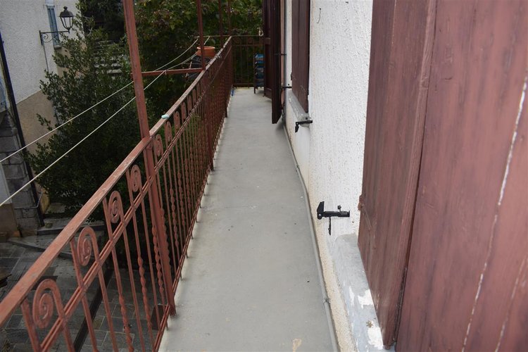 Bracca grazioso alloggio con balconata e taverna Bracca