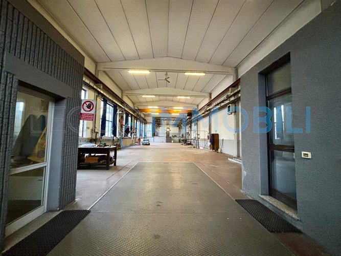 CAPANNONE LAGO Lecco