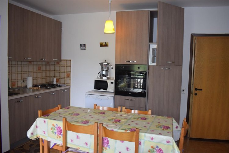 Oltre il Colle panoramico trilocale con camino e ampio box auto Oltre il Colle