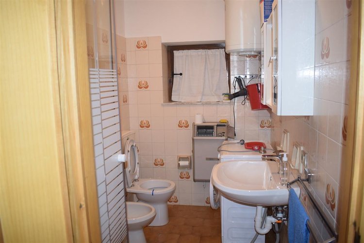 Oltre il Colle panoramico trilocale con camino e ampio box auto Oltre il Colle