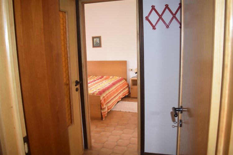 Oltre il Colle panoramico trilocale con camino e ampio box auto Oltre il Colle