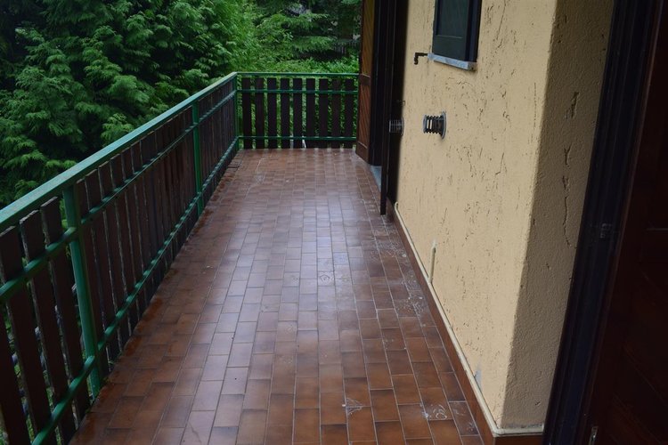 Oltre il Colle panoramico trilocale con camino e ampio box auto Oltre il Colle