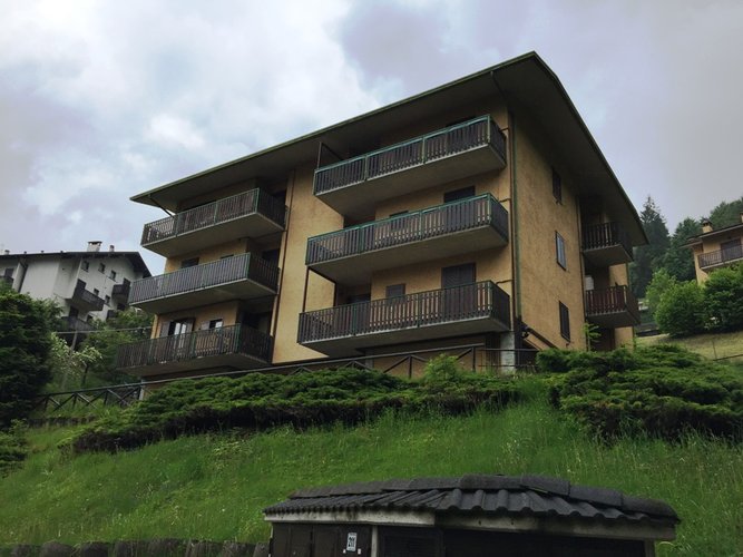 Oltre il Colle panoramico trilocale con camino e ampio box auto Oltre il Colle