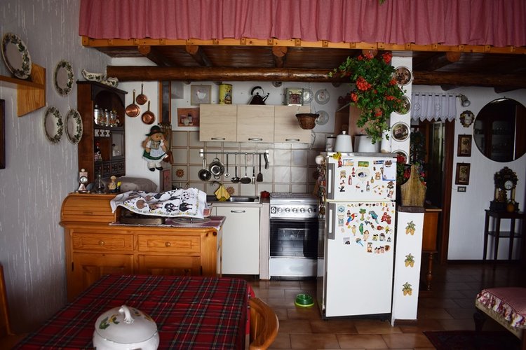 Costa Serina, vero gioiello, per amanti tranquillità ottimo trilocale arredato con terrazza e camino Costa Serina