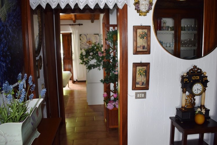 Costa Serina, vero gioiello, per amanti tranquillità ottimo trilocale arredato con terrazza e camino Costa Serina