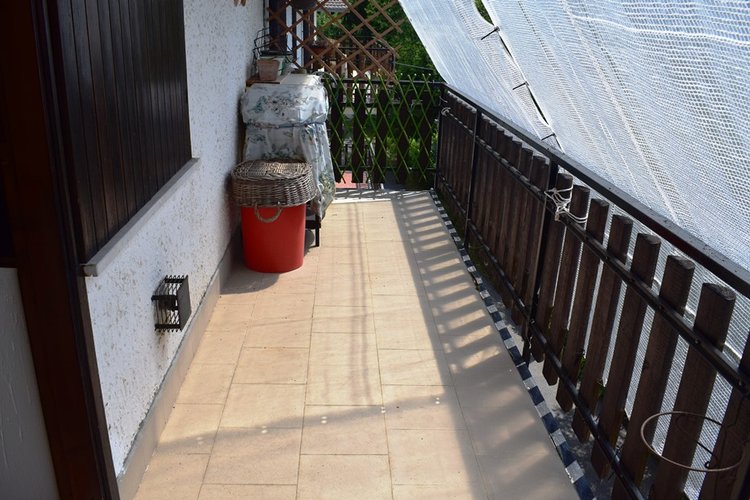 Costa Serina, vero gioiello, per amanti tranquillità ottimo trilocale arredato con terrazza e camino Costa Serina