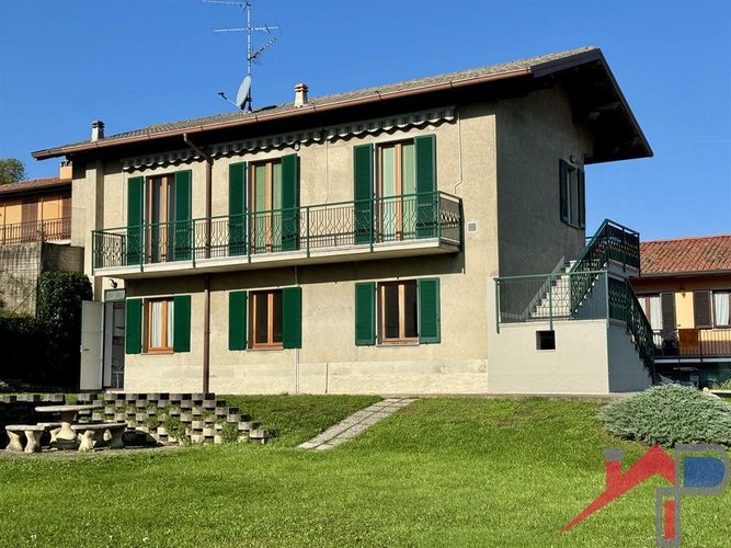 Casa singola con 2 appartamenti Monte Marenzo