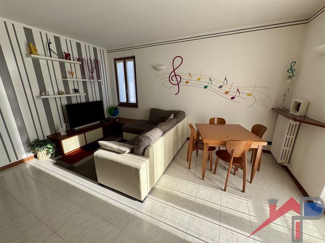 Casa singola con 2 appartamenti Monte Marenzo