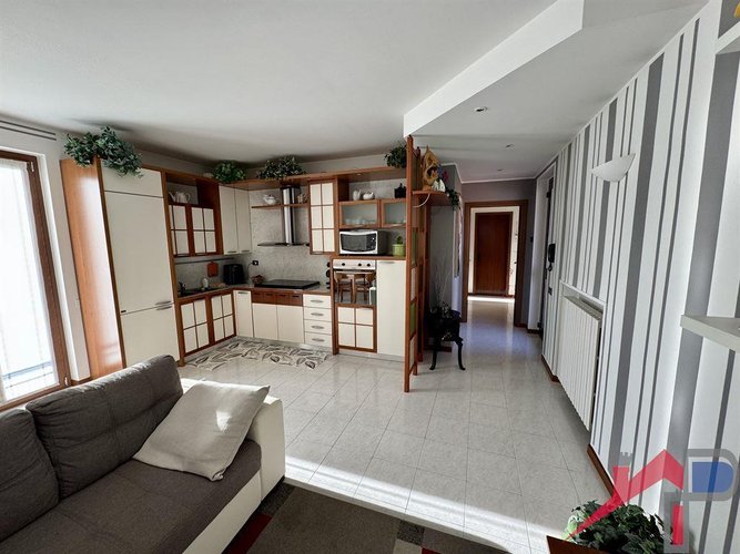 Casa singola con 2 appartamenti Monte Marenzo