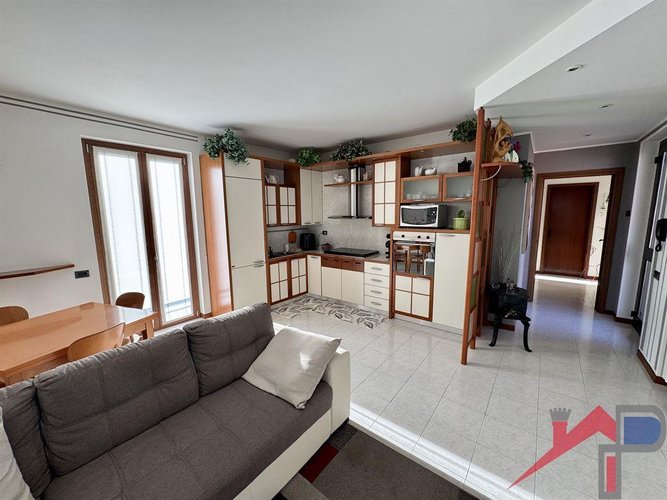 Casa singola con 2 appartamenti Monte Marenzo