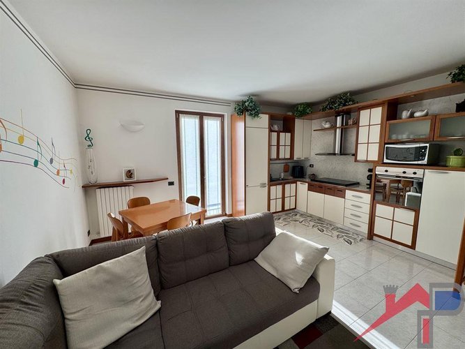 Casa singola con 2 appartamenti Monte Marenzo