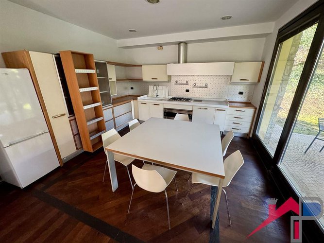 Villa singola ristrutturata con giardino privato Cisano Bergamasco