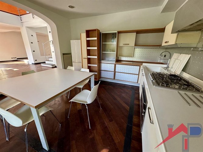 Villa singola ristrutturata con giardino privato Cisano Bergamasco