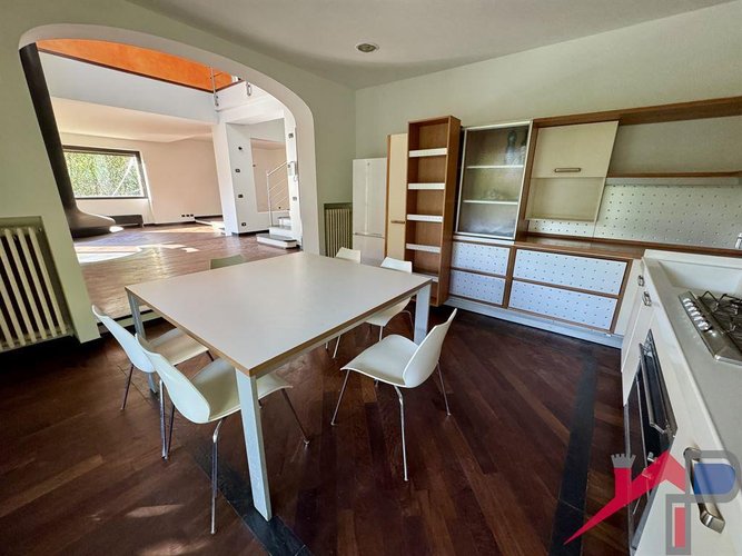 Villa singola ristrutturata con giardino privato Cisano Bergamasco