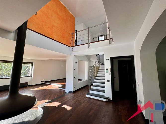 Villa singola ristrutturata con giardino privato Cisano Bergamasco