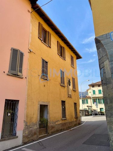 "BILOCALE UMBERTO" Introbio