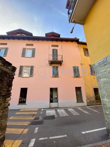 "BILOCALE UMBERTO" Introbio