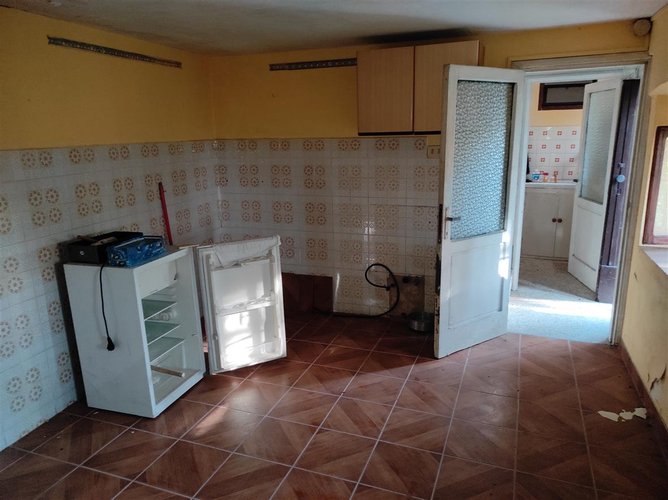 Valbrembilla in piccolo borgo, porzione di casa con giardino Val Brembilla