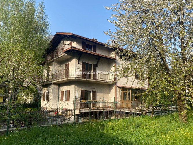 INDIPENDENTE CON GIARDINO! Zogno