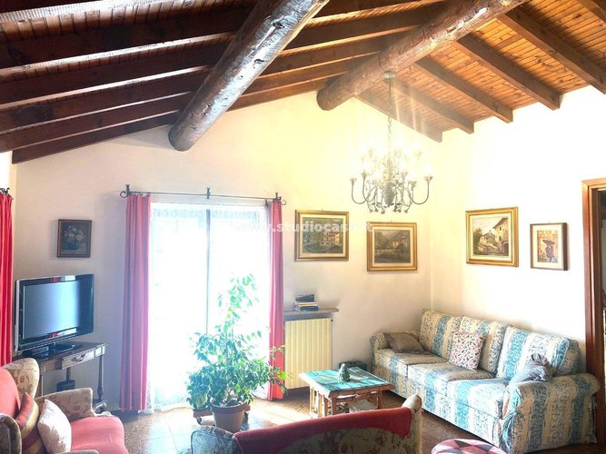 INDIPENDENTE CON GIARDINO! Zogno