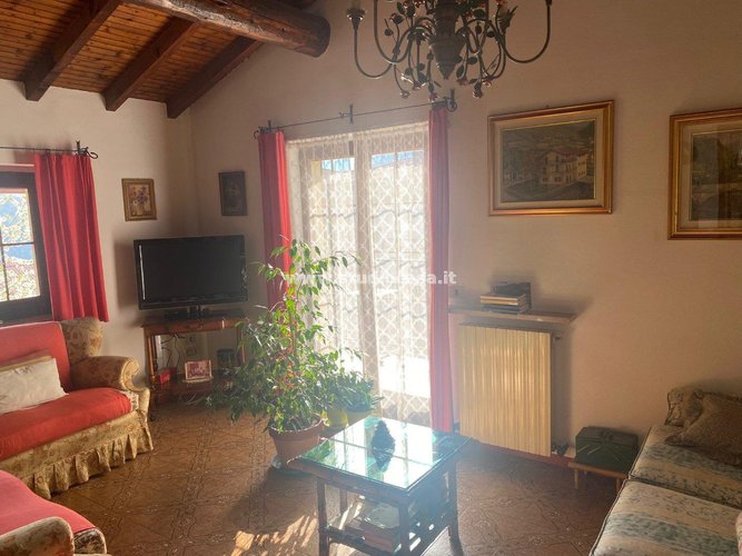 INDIPENDENTE CON GIARDINO! Zogno