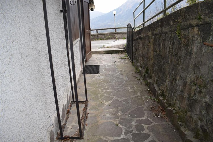 Serina, località San Pantaleone, grazioso monolocale in ottima villetta Serina