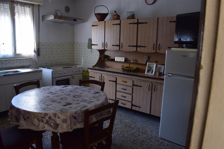 Serina vicinanze, casa d’epoca indipendente con godibilissima area pertinenziale Serina