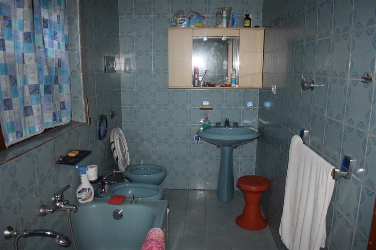 Serina vicinanze, casa d’epoca indipendente con godibilissima area pertinenziale Serina