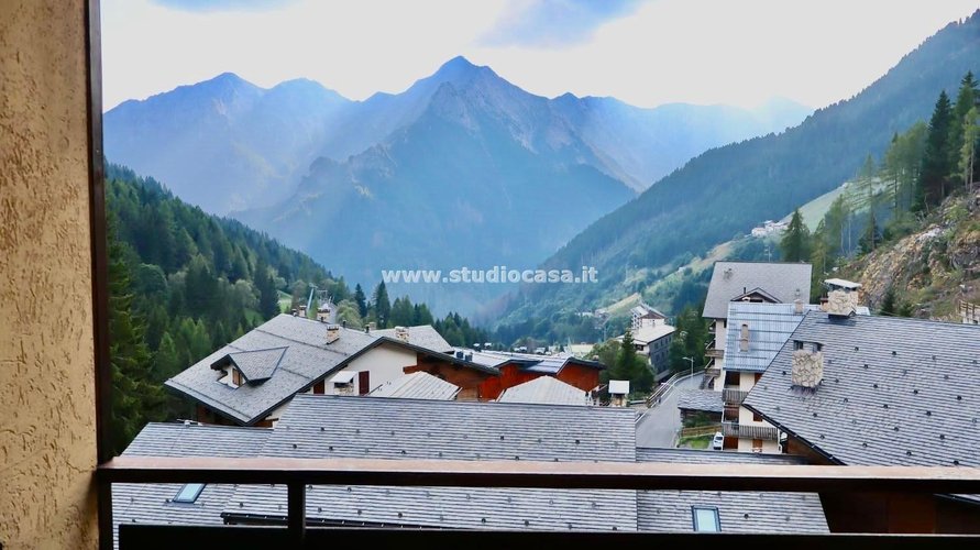 A POCHI PASSI DALLE PISTE!