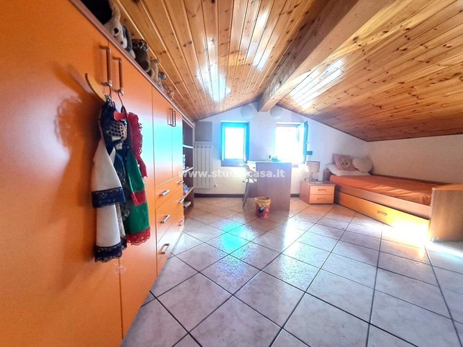 CASA INDIPENDENTE! Costa Serina