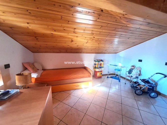 CASA INDIPENDENTE! Costa Serina