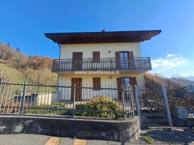 CASA INDIPENDENTE! Costa Serina