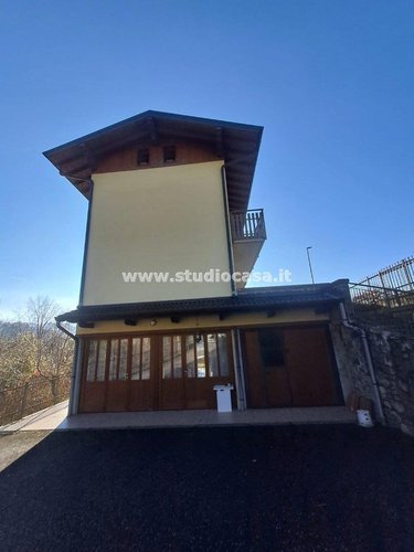 CASA INDIPENDENTE! Costa Serina