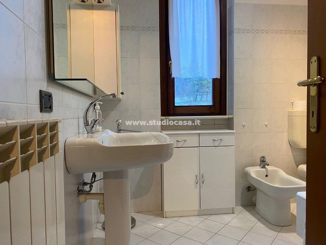 CENTRALE E SERVITA!!! Lenna