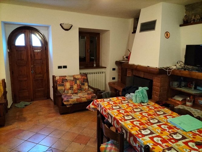 Oltre il Colle, esclusiva casa indipendente con corte di proprietà Oltre il Colle