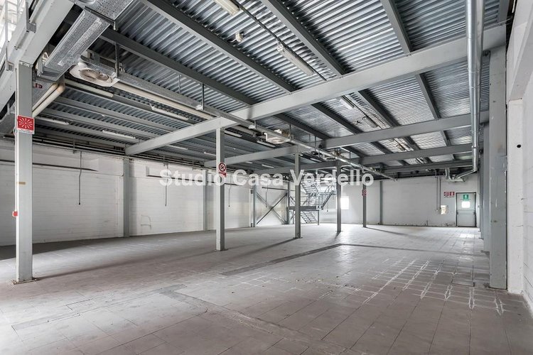 VERDELLO - IN VENDITA - CAPANNONE DI CIRCA 2.800 MQ Verdello