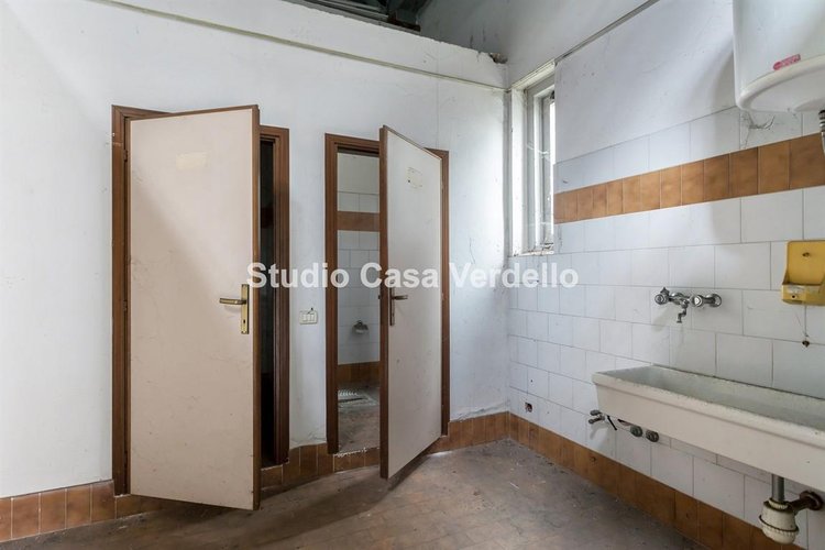 VERDELLO - IN VENDITA - CAPANNONE DI CIRCA 2.800 MQ Verdello