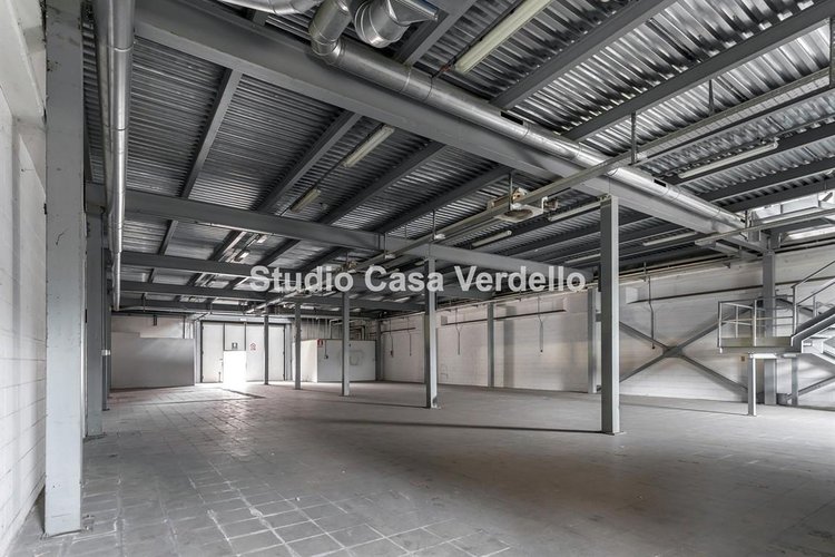 VERDELLO - IN VENDITA - CAPANNONE DI CIRCA 2.800 MQ Verdello