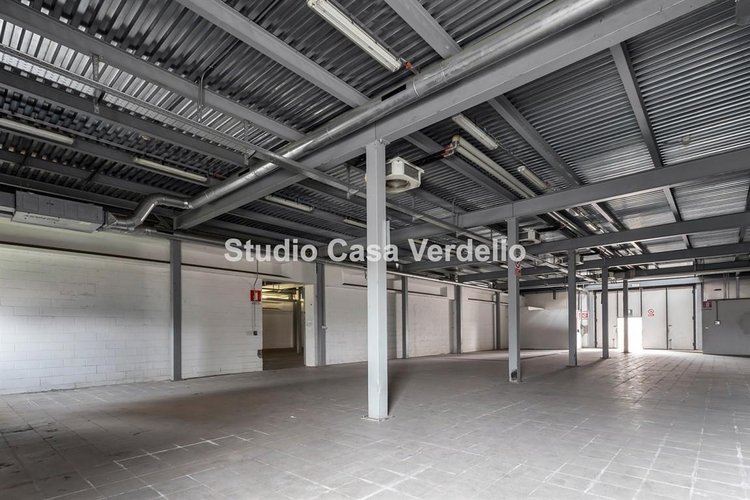 VERDELLO - IN VENDITA - CAPANNONE DI CIRCA 2.800 MQ Verdello