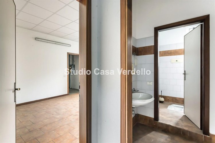 VERDELLO - IN VENDITA - CAPANNONE DI CIRCA 2.800 MQ Verdello