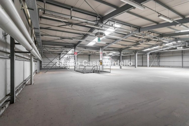 VERDELLO - IN VENDITA - CAPANNONE DI CIRCA 2.800 MQ Verdello