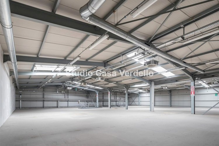 VERDELLO - IN VENDITA - CAPANNONE DI CIRCA 2.800 MQ Verdello