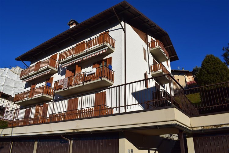 Costa Serina, investimento ideale per amanti montagna, monolocale balconato con box Costa Serina
