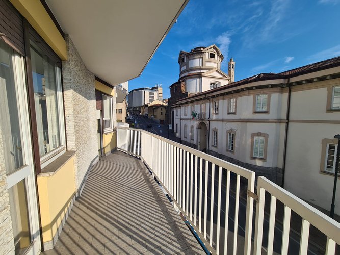 45/23 Semi-centrale Cantù