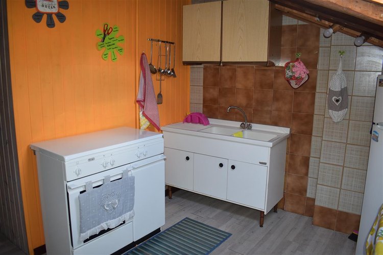 Serina, zona centro, incredibile favoloso appartamento mansardato con camino Serina